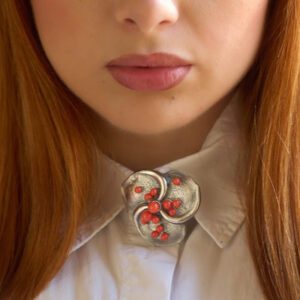 Spilla "Vortex" corallo rosso, argento 925/1000